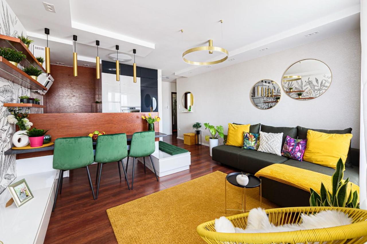 Hid19 Apartman Gyor Belvaros-Free Parking-Terrace Az Rq Vizi Elmenypark Es Gyogyfuerdonel Exterior photo