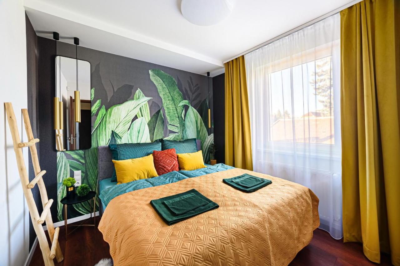 Hid19 Apartman Gyor Belvaros-Free Parking-Terrace Az Rq Vizi Elmenypark Es Gyogyfuerdonel Exterior photo