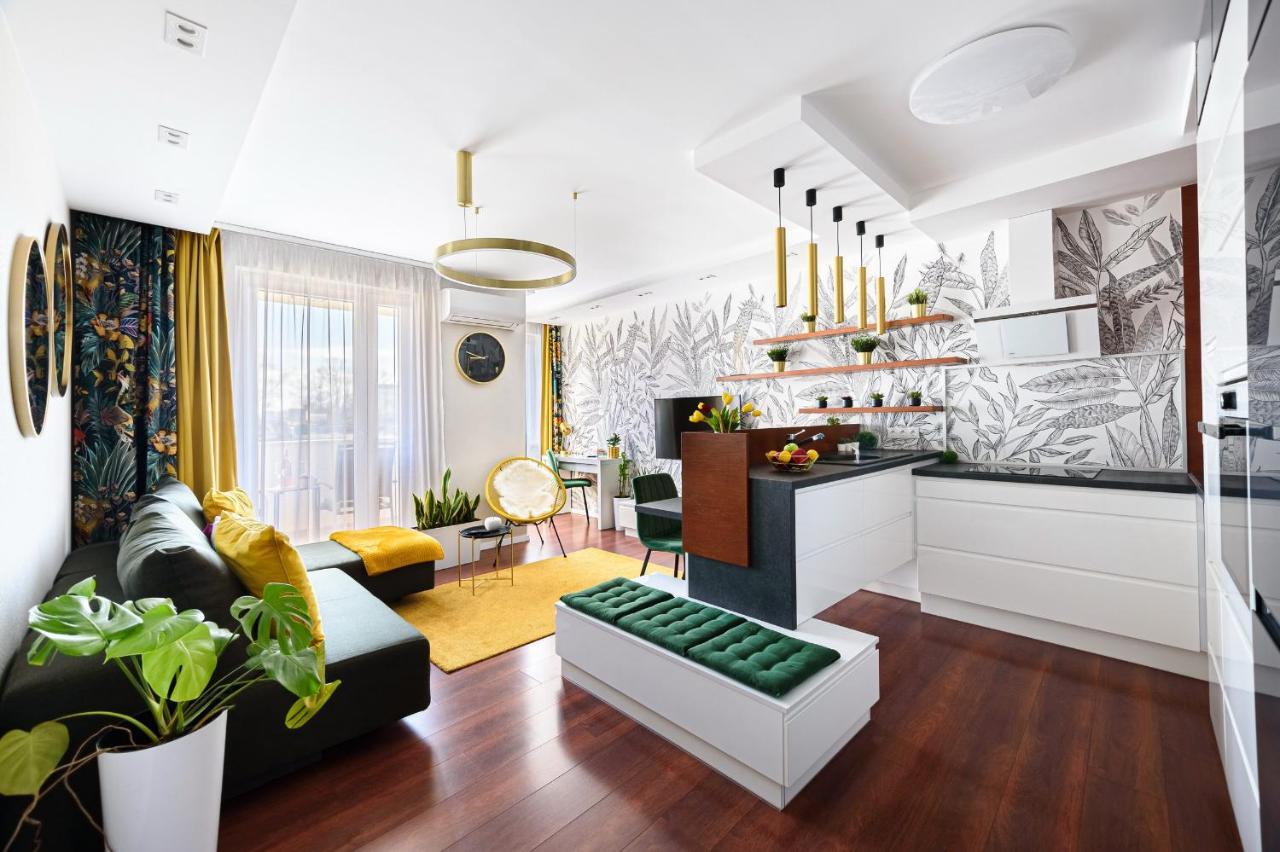Hid19 Apartman Gyor Belvaros-Free Parking-Terrace Az Rq Vizi Elmenypark Es Gyogyfuerdonel Exterior photo