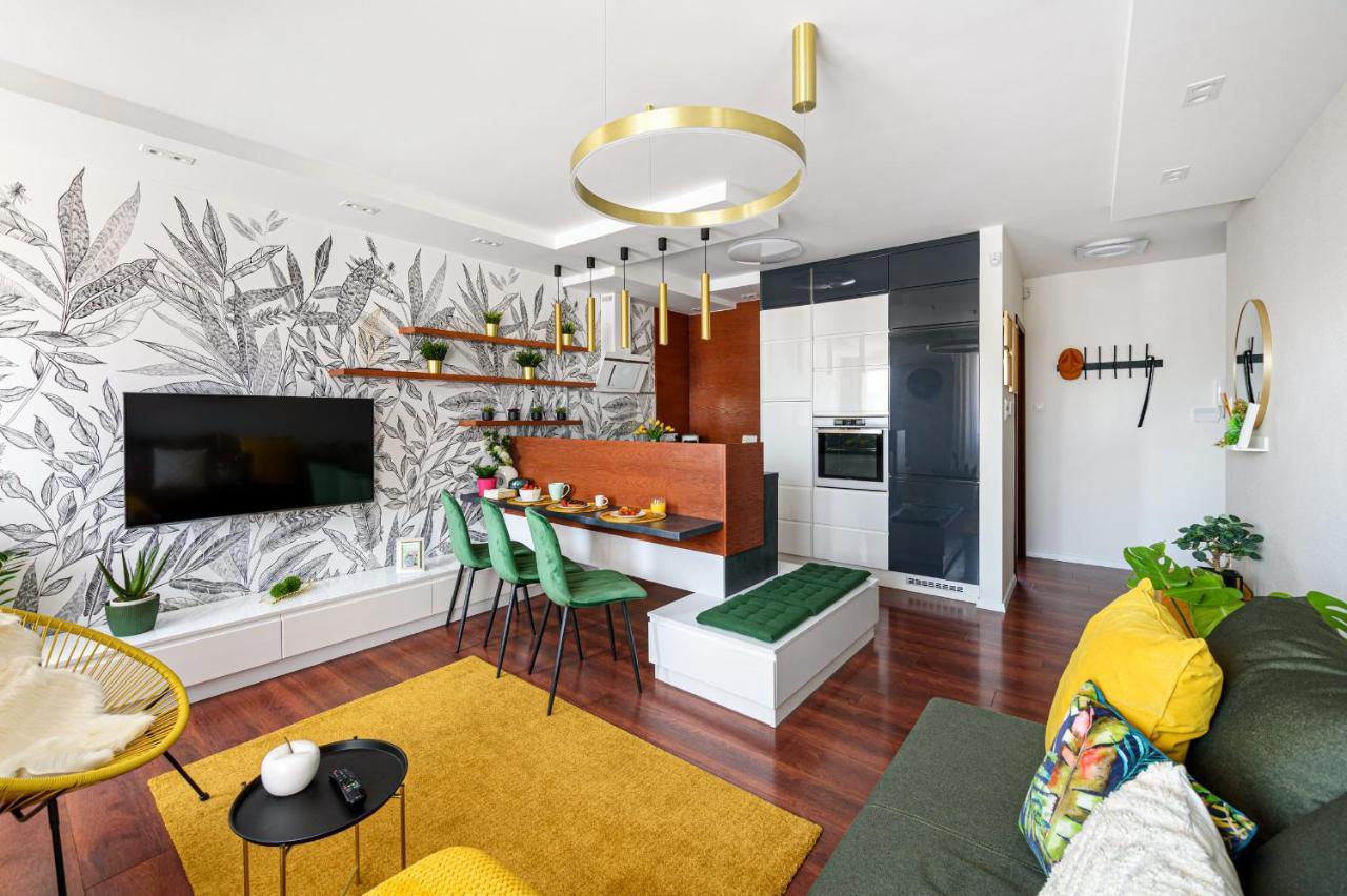 Hid19 Apartman Gyor Belvaros-Free Parking-Terrace Az Rq Vizi Elmenypark Es Gyogyfuerdonel Exterior photo